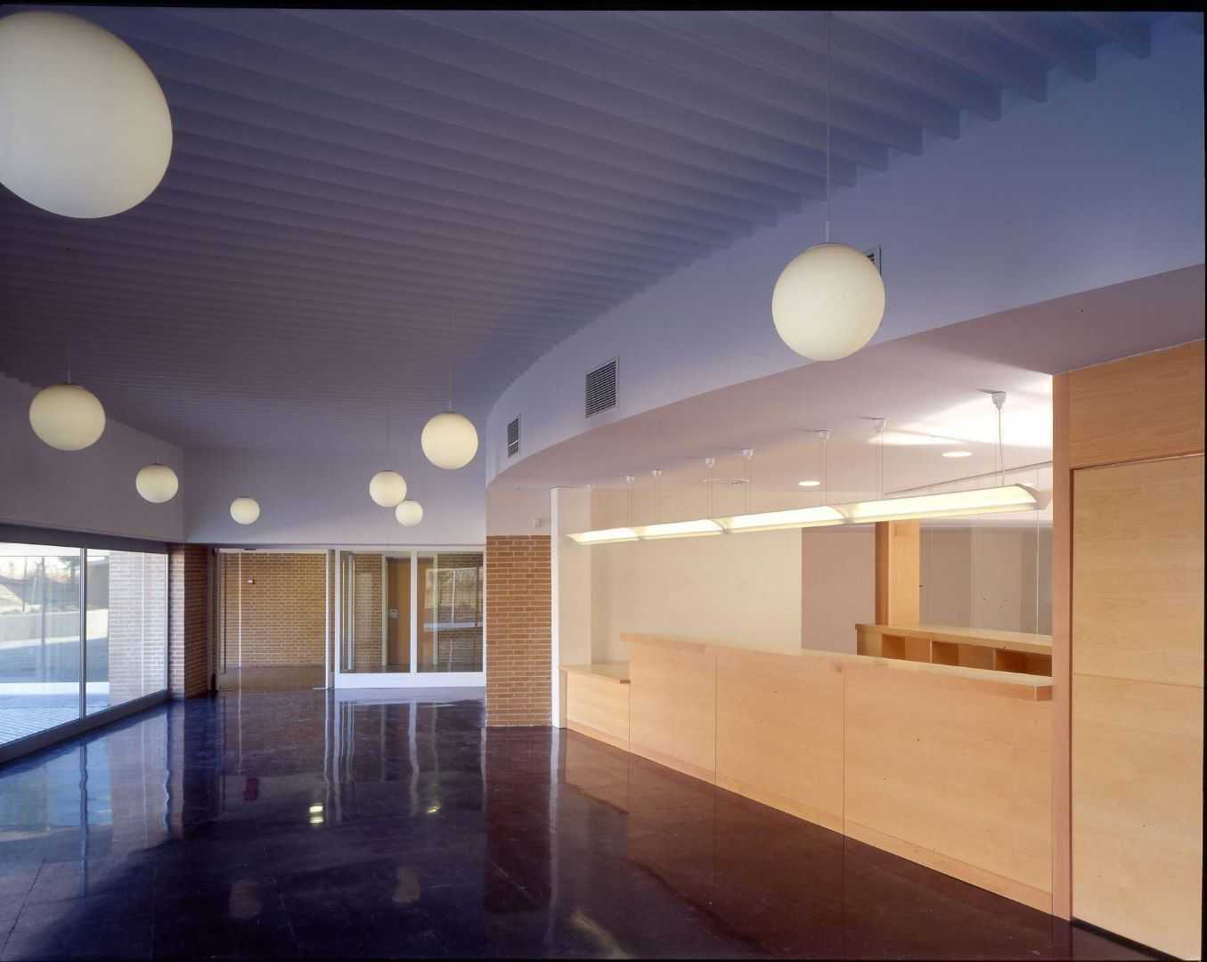 Centro De Salud MiralbuenoZaragoza2003 Mmn Arquitectos Centro De Salud MiralbuenoZaragoza2003 Mmn Arquitectos